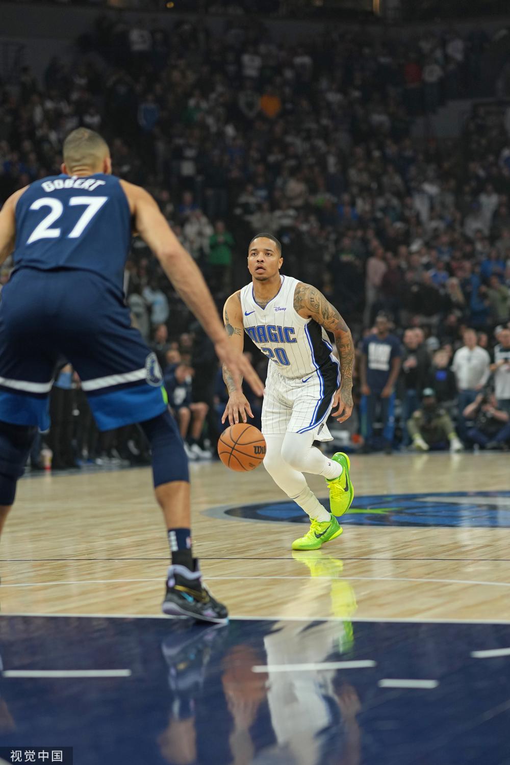 现出与年龄 现出与年龄